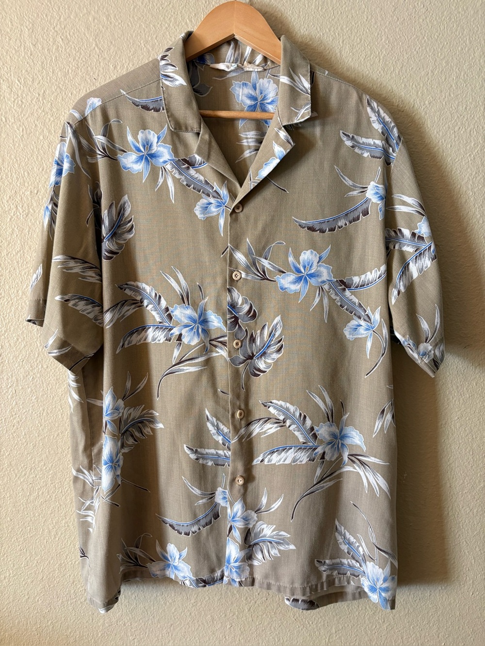 Vintage Breakers Hawaiian Shirt Men's Tropical Camp Shirt Rayon Blend